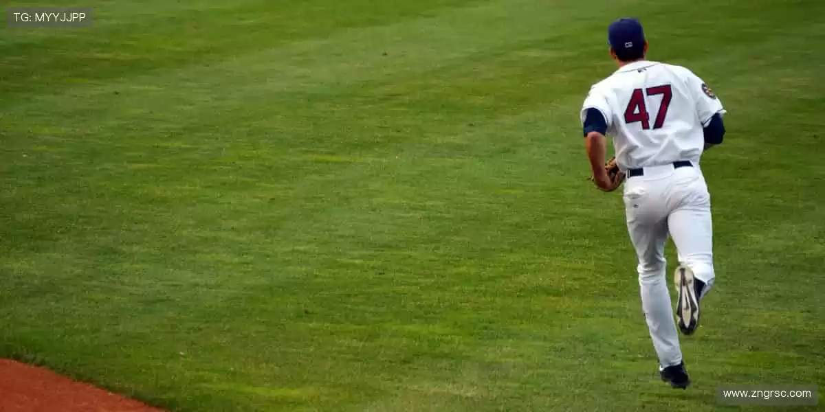 👟潮流单品，让运动成为时尚符号！